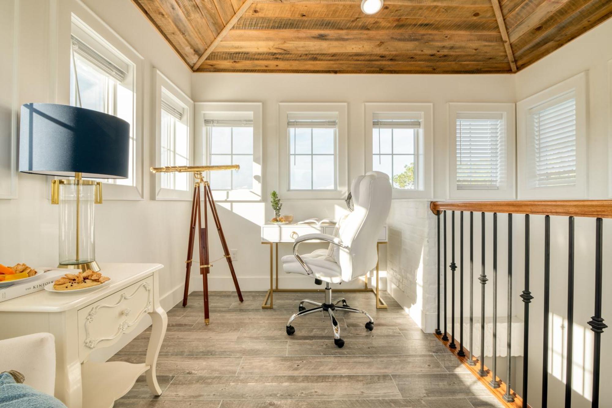 Edgewater By Avantstay Gorgeous Character Lakefront Home W Private Dock 德斯廷 外观 照片