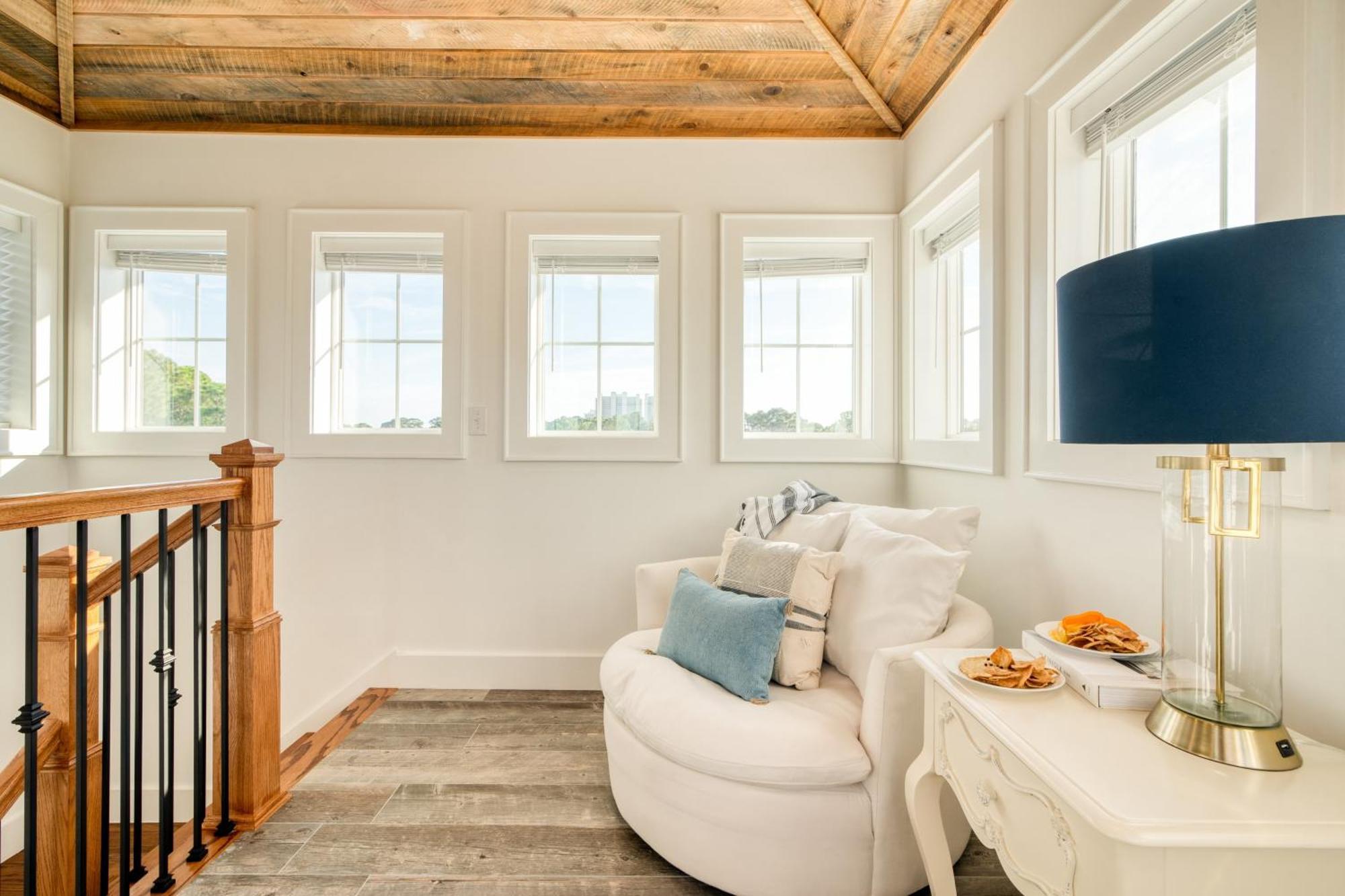Edgewater By Avantstay Gorgeous Character Lakefront Home W Private Dock 德斯廷 外观 照片