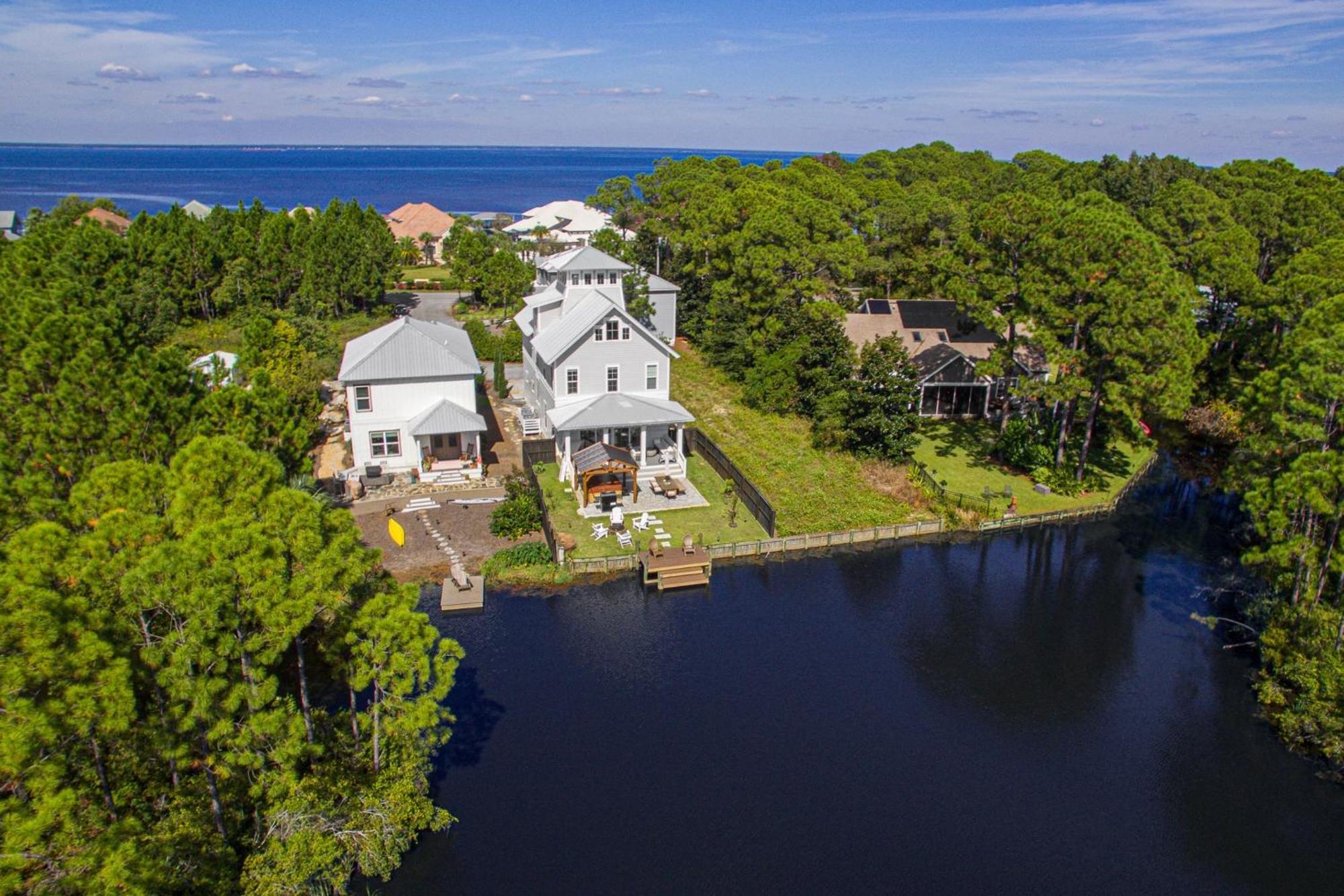 Edgewater By Avantstay Gorgeous Character Lakefront Home W Private Dock 德斯廷 外观 照片
